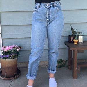 Vintage Levi’s Mom Jeans sold